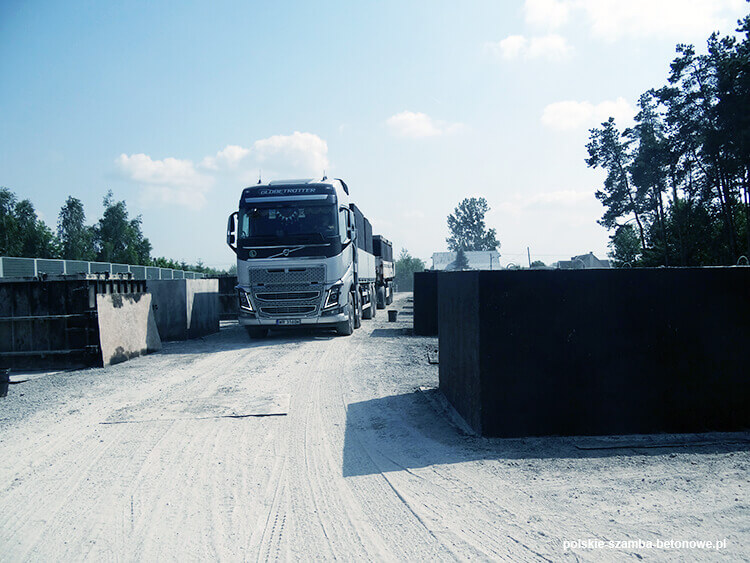 Transport szamb betonowych  w Goniądzu
